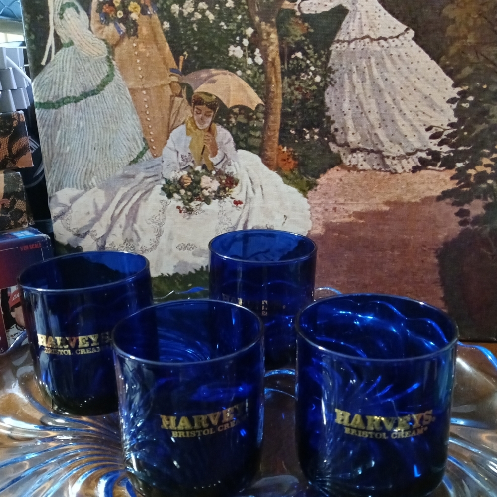 🍹Harvey’s Bristol Cream Cobalt Blue Bar Glasses🍷Vintage🆕A FABLOUS Gift.🍱 - Picture 3 of 7